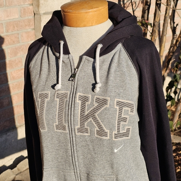 Nike grey & black hoodie - Picture 2 of 6